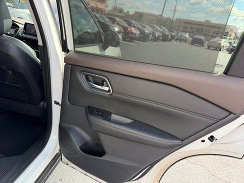 Used 2021 Nissan Rogue SV w/ Premium Package AWD/4WD image 15