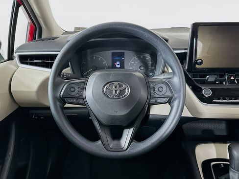 Used 2025 Toyota Corolla LE FWD image 18