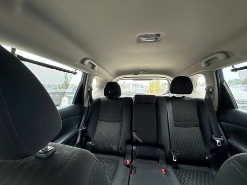 Used 2020 Nissan Rogue S FWD image 10