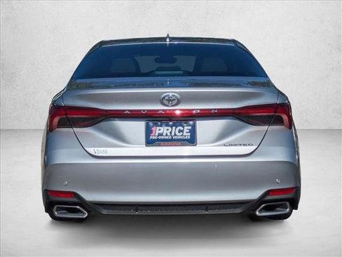 Used 2019 Toyota Avalon Limited image 7