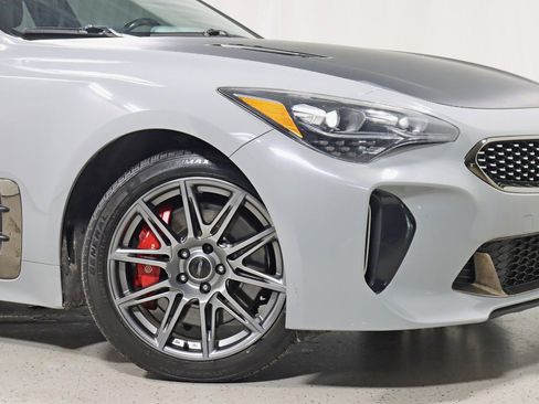Used 2018 Kia Stinger GT2 image 5