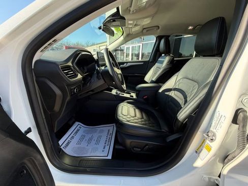 Used 2024 Ford Escape Platinum w/ Premium Technology Package image 20