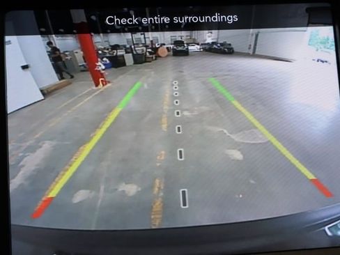 Used 2021 Jeep Cherokee Latitude Lux w/ Comfort/Convenience Group image 8