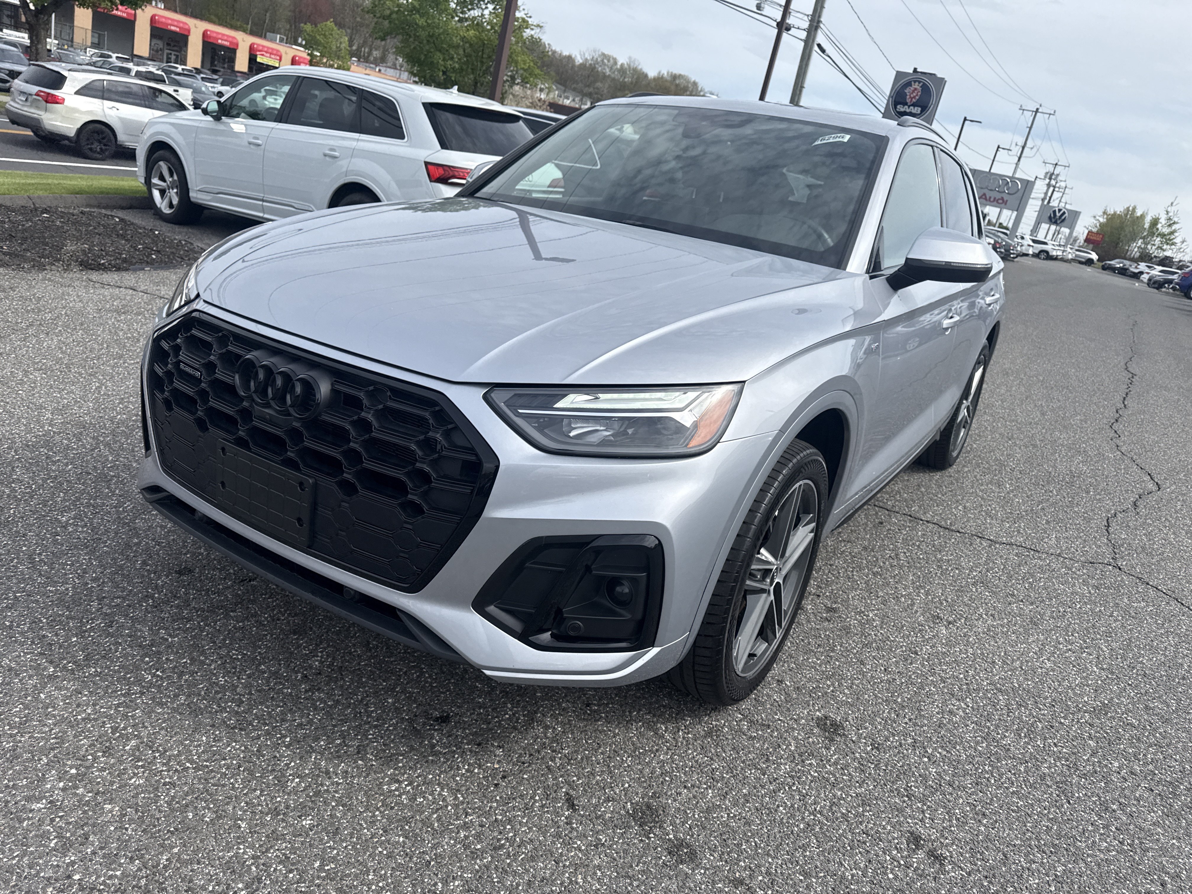 Certified 2023 Audi Q5 e Premium Plus w/ Premium Plus Package AWD/4WD image 3