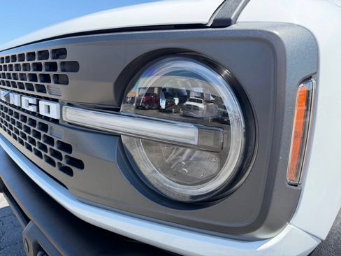 Used 2023 Ford Bronco Badlands AWD/4WD image 3