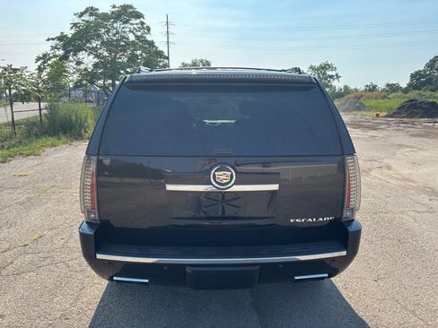 Used 2013 Cadillac Escalade Premium AWD/4WD image 4