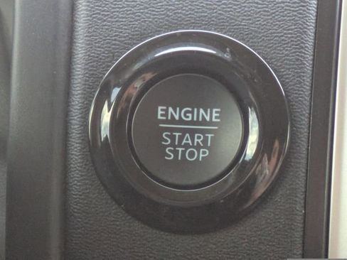 Certified 2025 Ford Expedition Active image 30