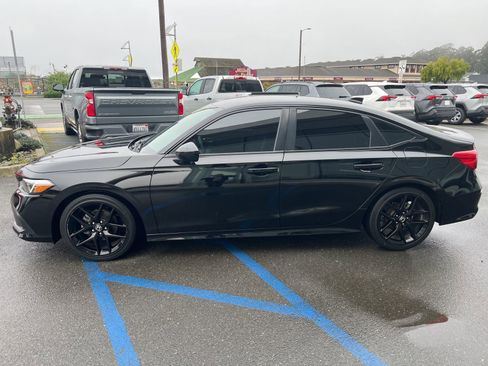 Used 2023 Honda Civic Sport image 5