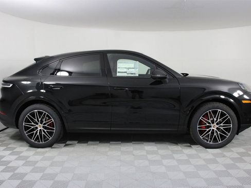 New 2026 Porsche Cayenne S image 8