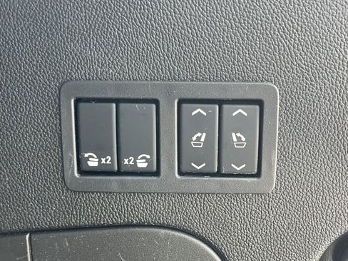 Used 2018 GMC Yukon SLT w/ Open Road Package RWD image 27