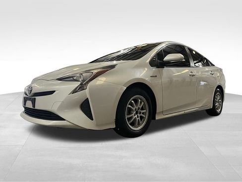 Used 2016 Toyota Prius Two image 10