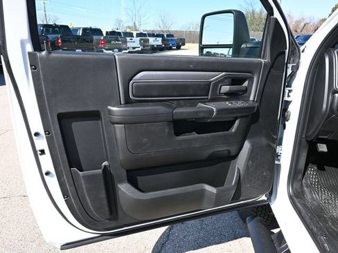 New 2026 RAM 3500 Tradesman AWD/4WD image 17