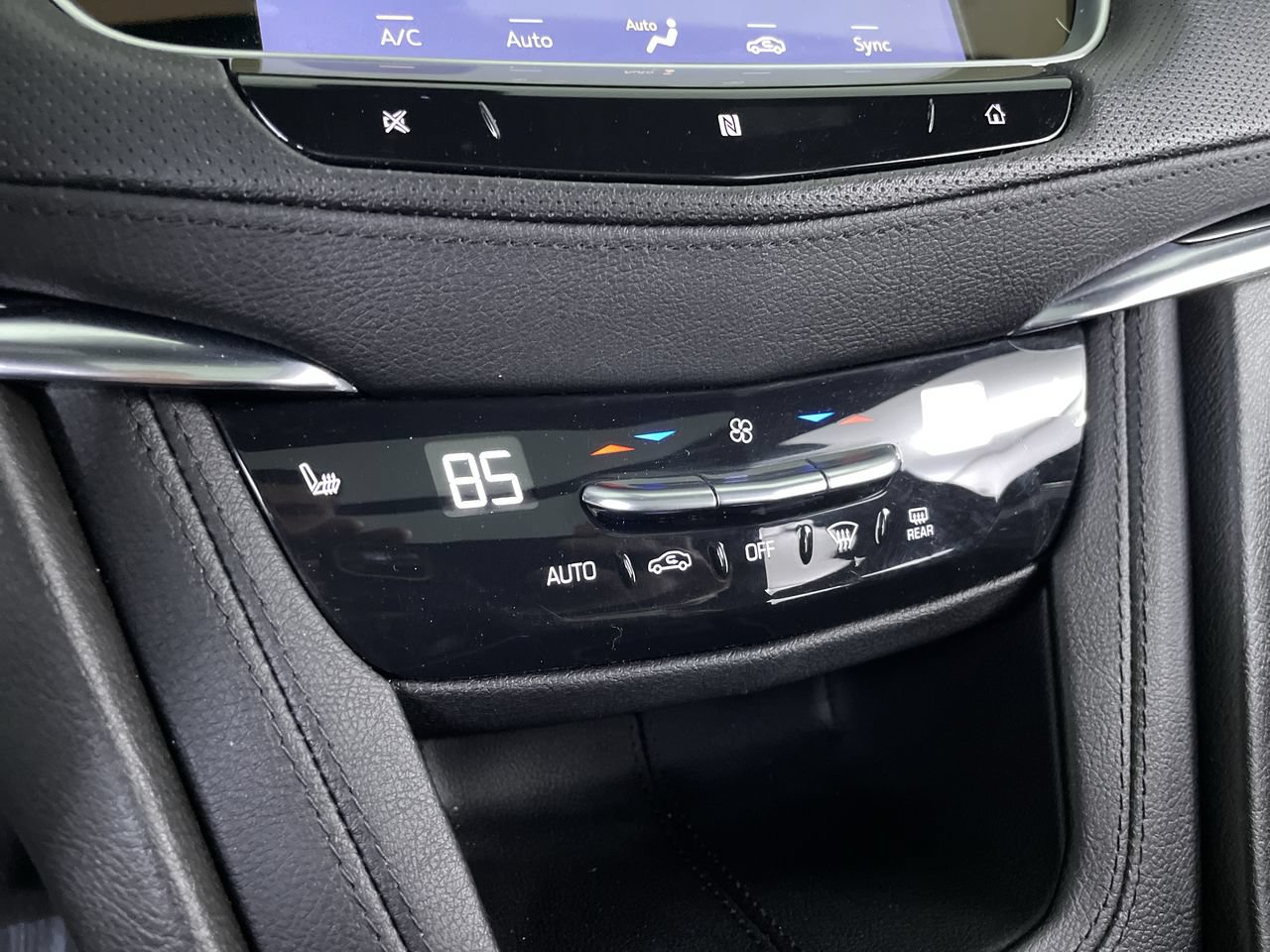 Used 2021 Cadillac XT6 Luxury AWD/4WD image 17