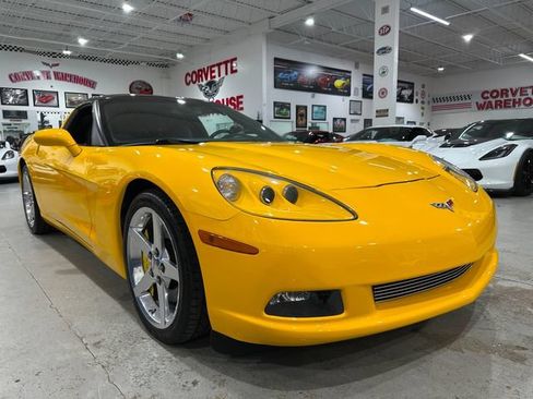 Used 2005 Chevrolet Corvette Coupe w/ Preferred Equipment Group RWD image 5