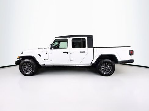 Used 2024 Jeep Gladiator Sport image 5