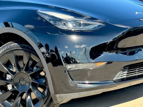 Used 2022 Tesla Model Y Long Range image 8