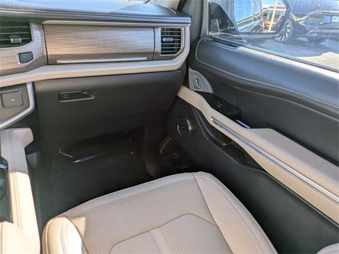 Certified 2023 Ford Expedition Limited image 16