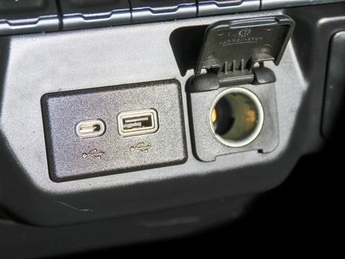 Used 2022 Chevrolet Silverado 2500 LT w/ Convenience Package image 20