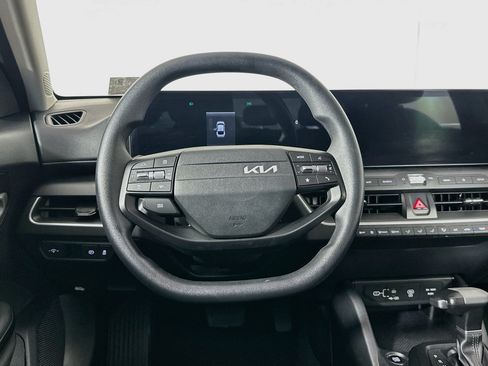 Used 2025 Kia K4 FWD image 18