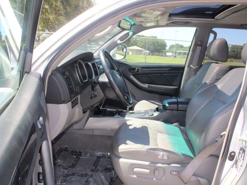 Used 2008 Toyota 4Runner Limited AWD/4WD image 9
