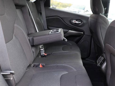 Used 2021 Jeep Cherokee Latitude image 15