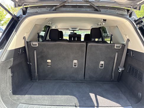 Used 2022 Nissan Pathfinder SV FWD image 18