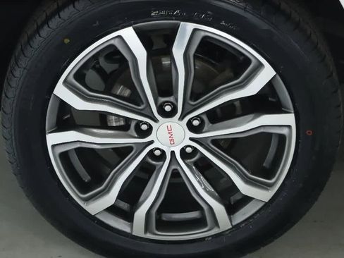 Used 2020 GMC Terrain Denali w/ Denali Premium Package image 12