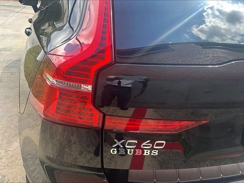 Certified 2024 Volvo XC60 B5 Ultimate w/ Protection Package Premier AWD/4WD image 39