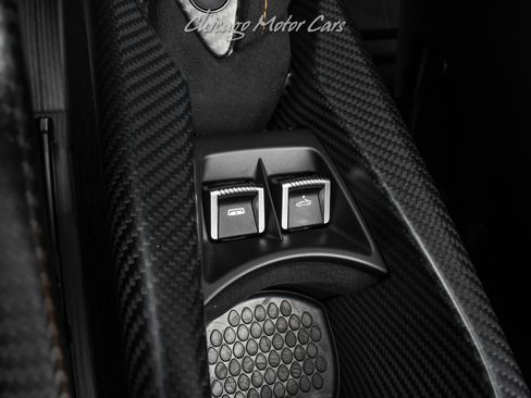 Used 2022 McLaren 765LT image 19