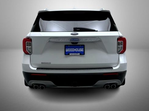 Used 2020 Ford Explorer Platinum w/ Premium Technology Package AWD/4WD image 6