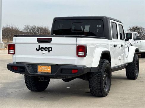 Certified 2021 Jeep Gladiator Willys image 10