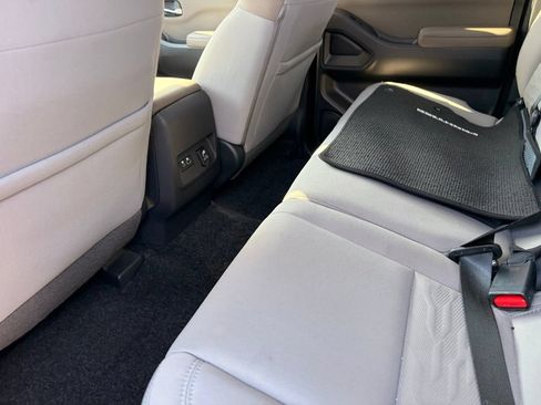 Certified 2022 Nissan Frontier SV RWD image 15