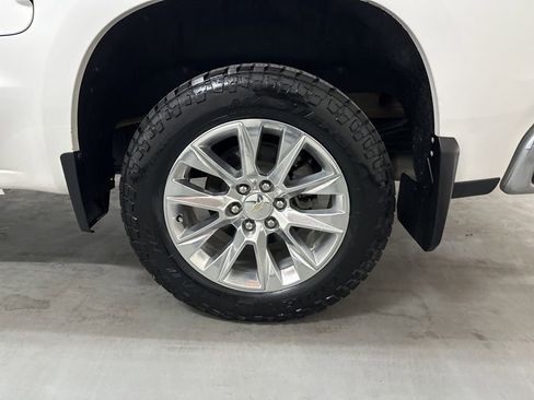 Used 2021 Chevrolet Silverado 1500 LTZ w/ LTZ Premium Package AWD/4WD image 55