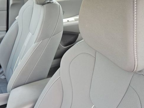 Used 2025 Hyundai Elantra SEL FWD image 24