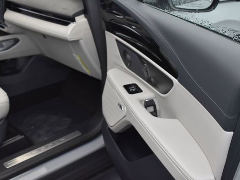 New 2026 Lincoln Nautilus Premier w/ Equipment Group 102A image 17