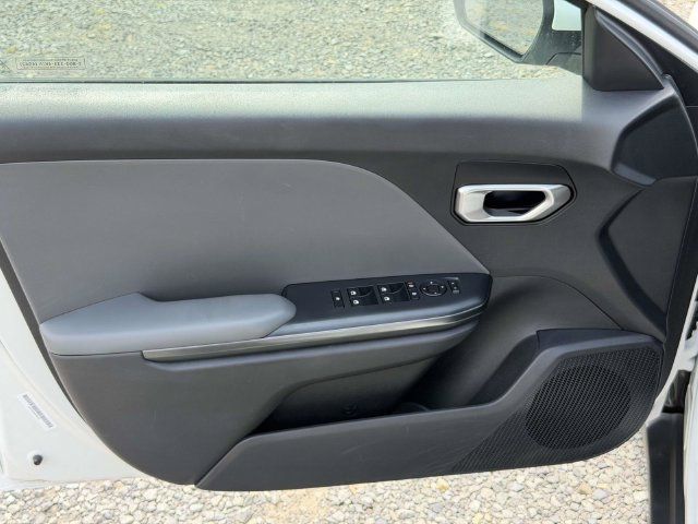 Used 2025 Kia K4 FWD image 17