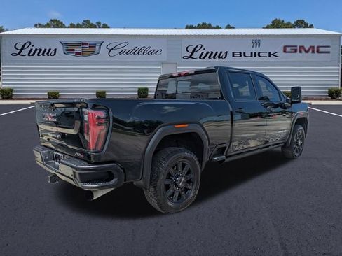 Used 2024 GMC Sierra 2500 AT4 w/ AT4 Premium Plus Package AWD/4WD image 4