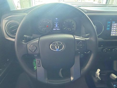 Used 2016 Toyota Tacoma TRD Sport w/ Towing Package AWD/4WD image 7