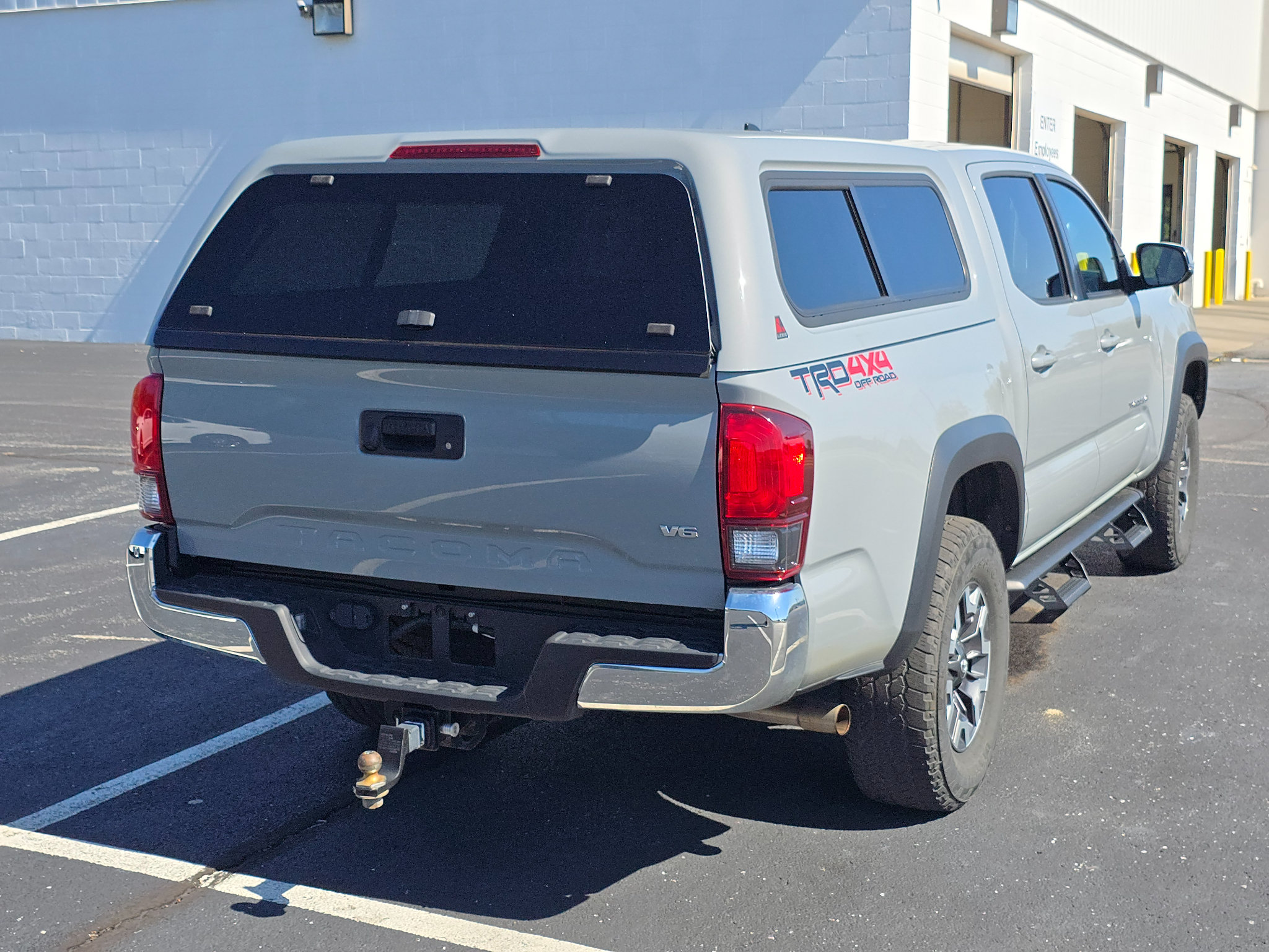 Used 2019 Toyota Tacoma TRD Off-Road AWD/4WD image 4
