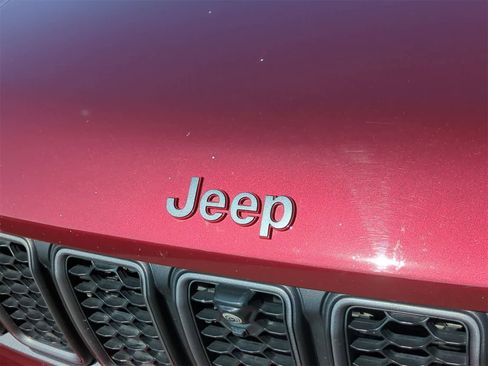 Certified 2022 Jeep Grand Cherokee Trailhawk image 12