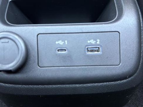 Used 2025 Nissan Ariya AWD image 30