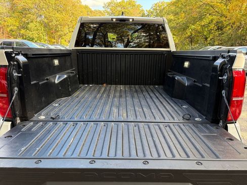 Used 2025 Toyota Tacoma TRD Off-Road image 29