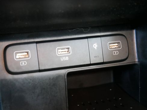 Certified 2023 Kia Sorento SX image 33