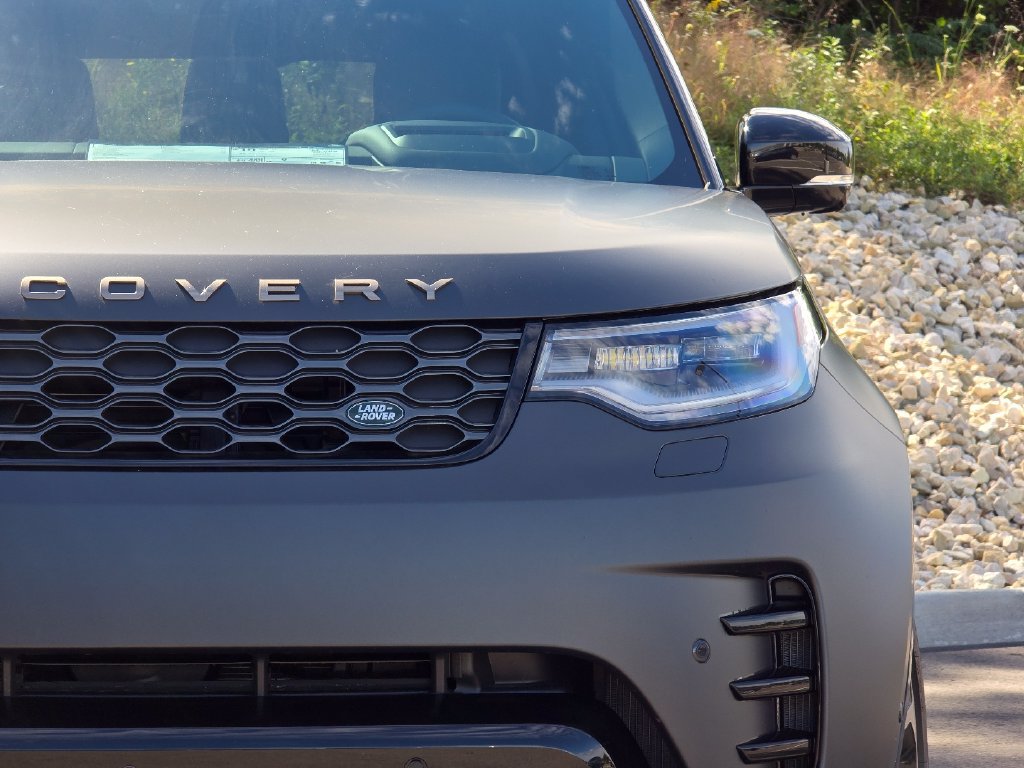 New 2026 Land Rover Discovery Limited Edition AWD/4WD image 10