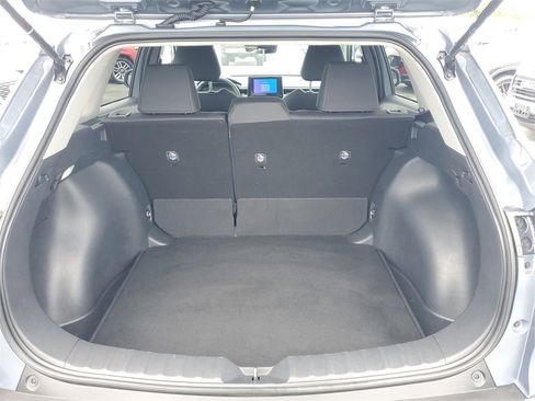 Used 2024 Toyota Corolla Cross LE image 10
