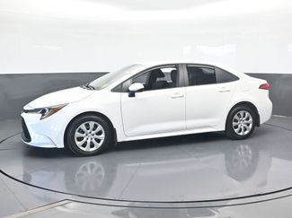 Used 2025 Toyota Corolla LE video 2