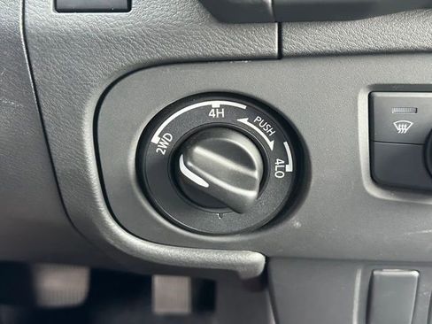 Used 2025 Nissan Frontier PRO-4X image 16