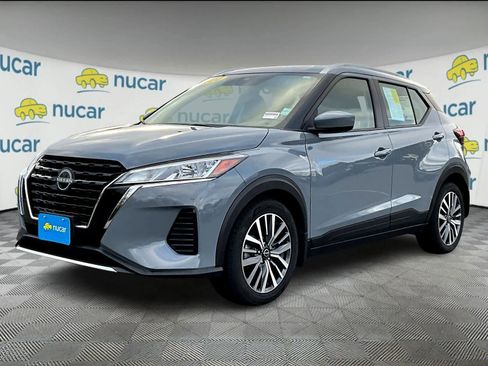 Used 2024 Nissan Kicks SV image 3