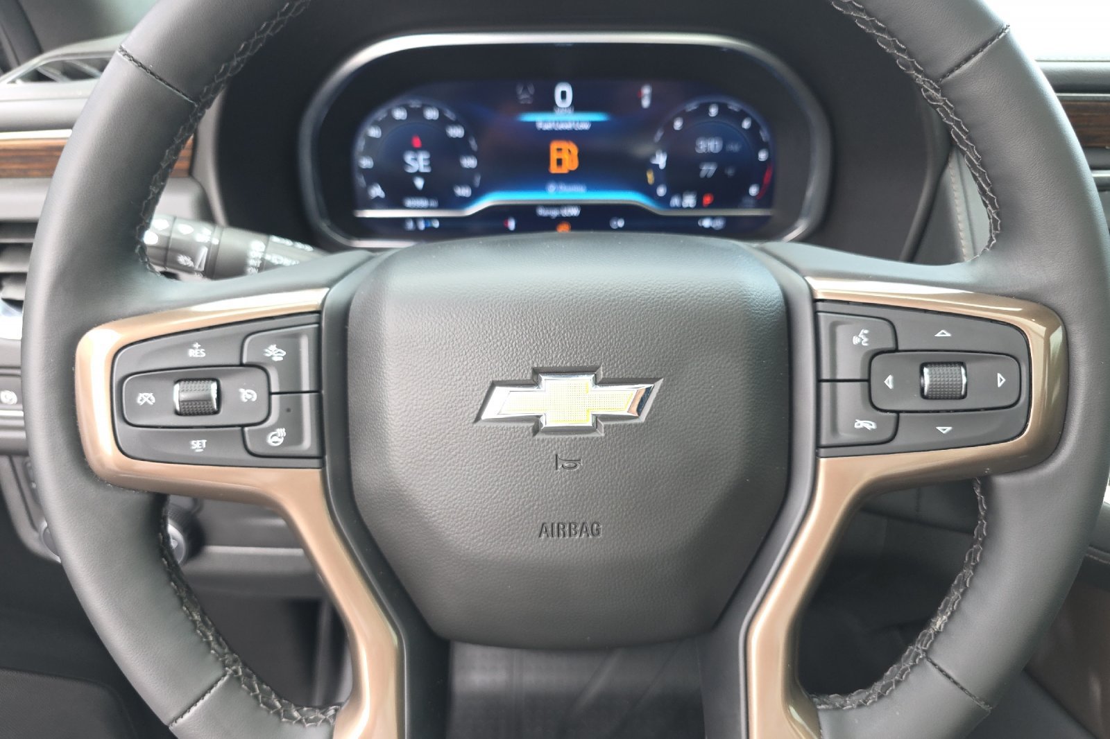 Used 2024 Chevrolet Tahoe High Country AWD/4WD image 25