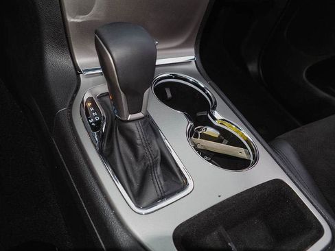 Used 2019 Jeep Grand Cherokee Altitude AWD/4WD image 14